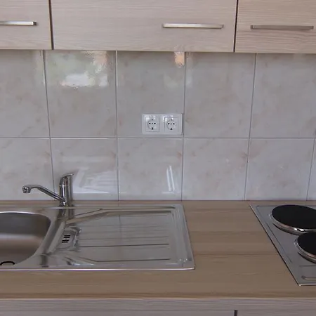 Domani Apartment *