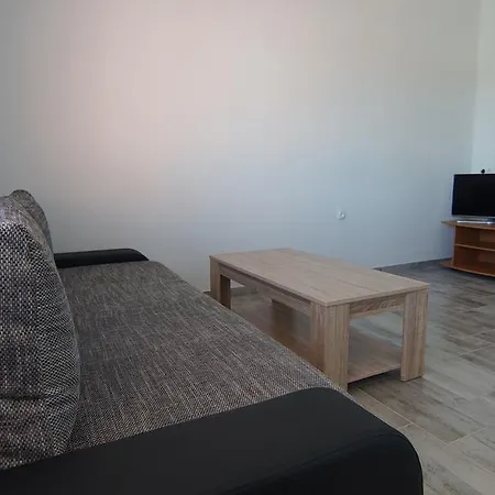 Domani Apartment Vir